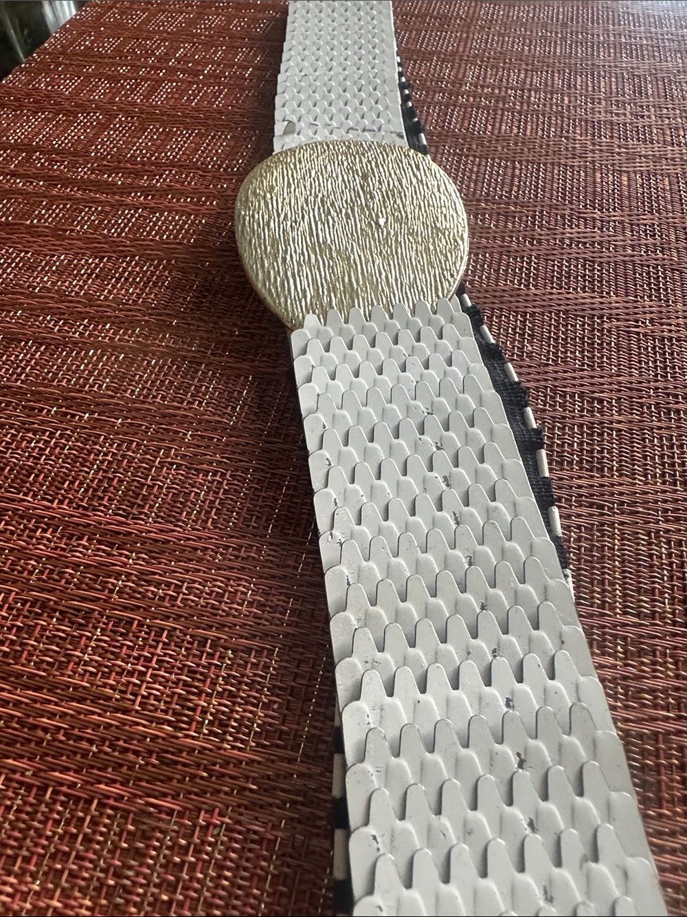 White Textured Elastic Belt with Gold Oval Buckle